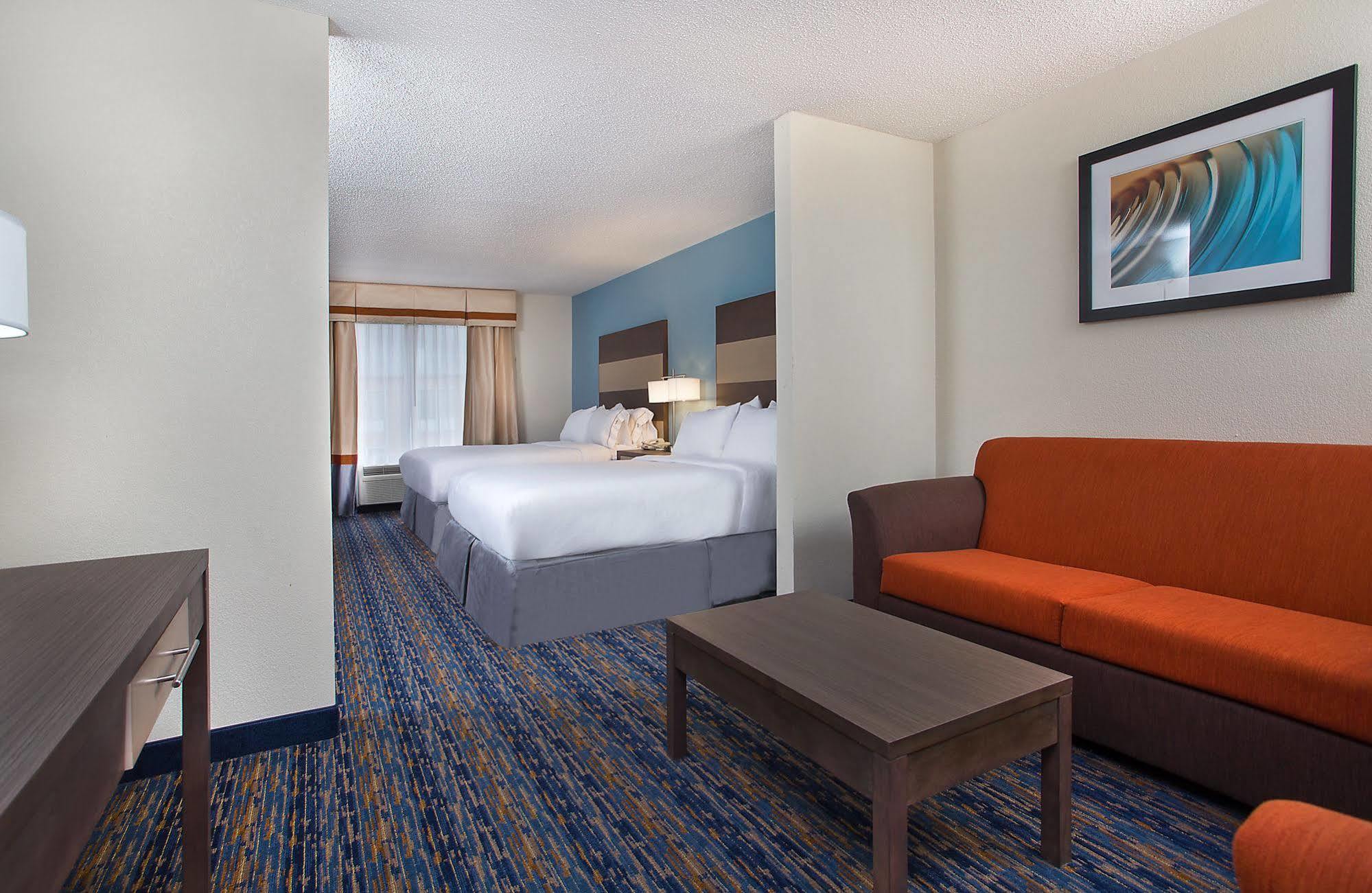 Express By Ihg Hotel 2*